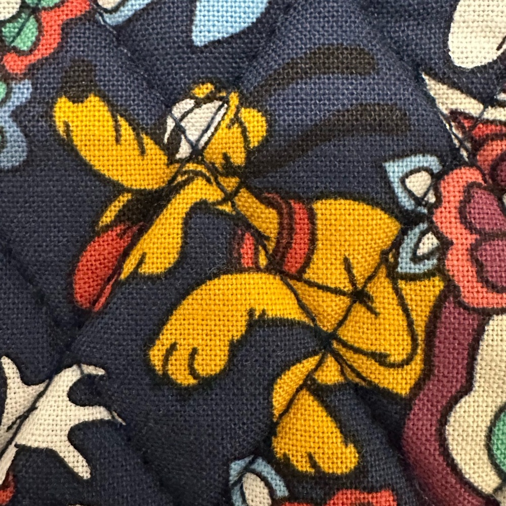Vera Bradley Limited Edition Mickey and Friends Large Travel Duffel NWT - Picture 12 of 14